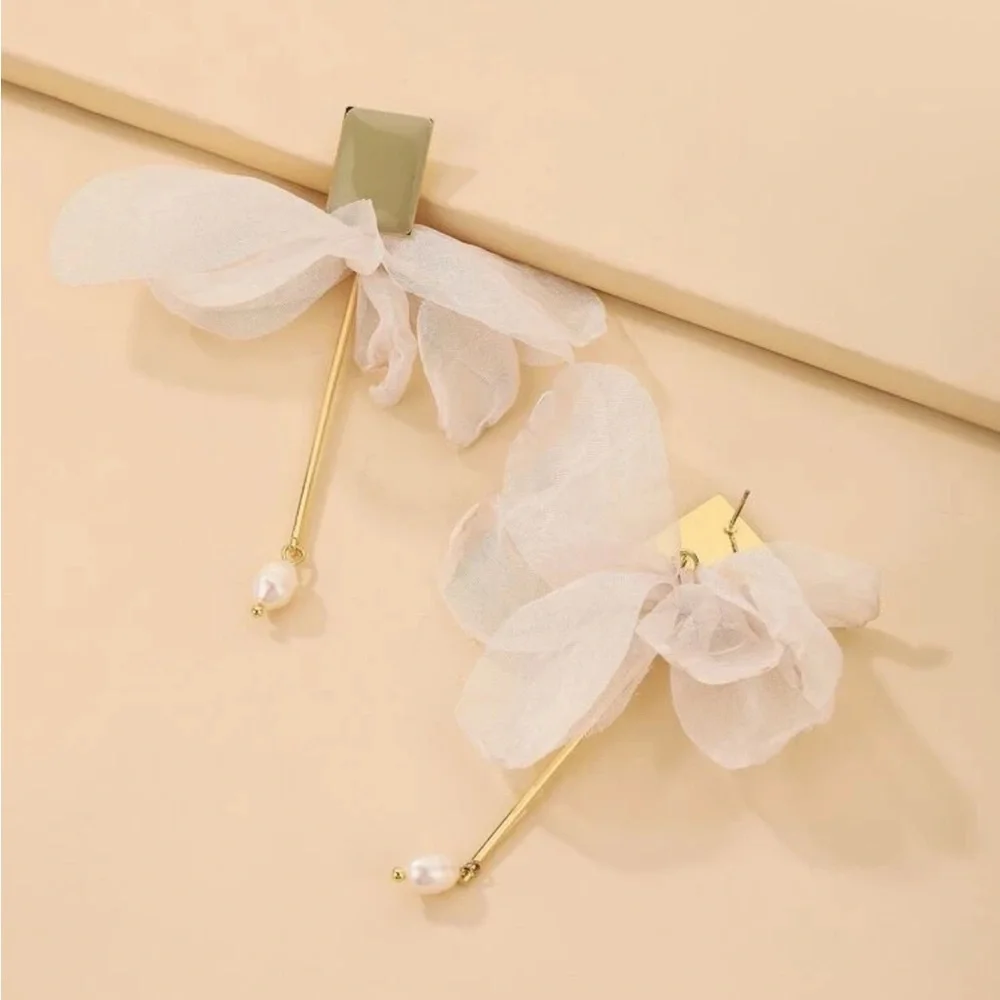 Floral Petal Drop Tassel Drop Earrings NEW 🏷️